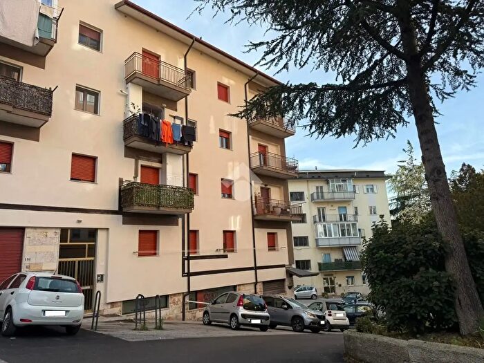 Appartamento con 5 locali in vendita in Via Mantova, Potenza