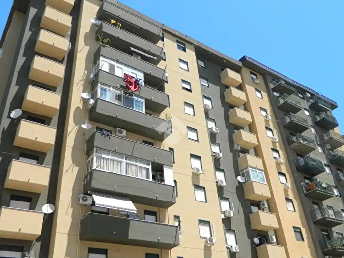 Appartamento trilocale in vendita in Via Parrini, Palermo