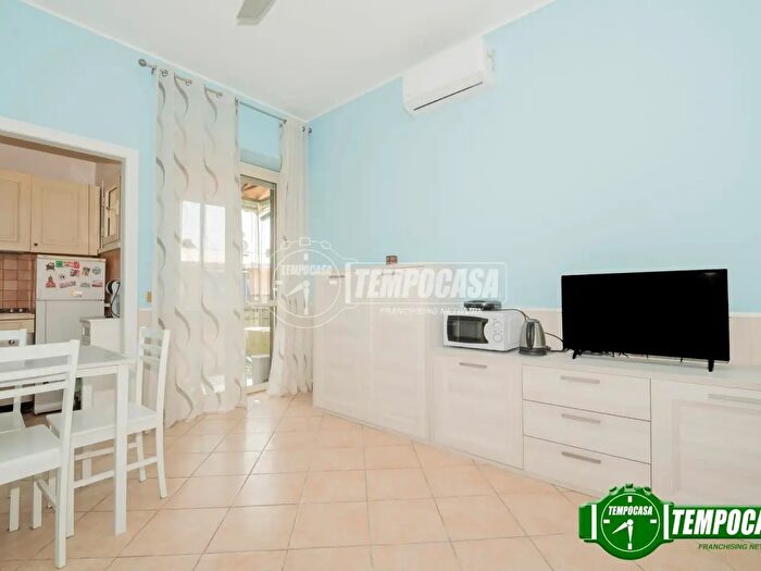 Appartamento trilocale in vendita in Via Giovanni Pascoli, Cesano Boscone