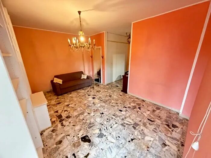 Appartamento bilocale in vendita in Via Giacosa, Monza