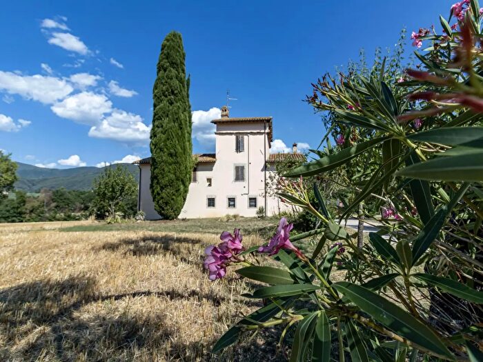 Casa con 11 locali in vendita in Località Madonna di Lugo, Spoleto