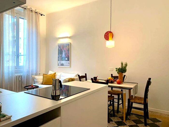 Appartamento trilocale in affitto in Via Jacopino da Tradate, Certosa, Milano