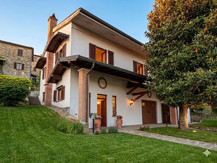 Casa con 9 locali in vendita in Roma, Canneto Pavese