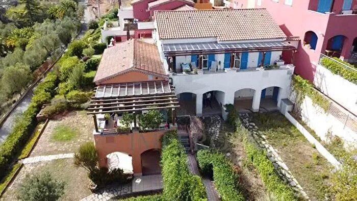 Appartamento trilocale in vendita in Via alle Ville, Ventimiglia