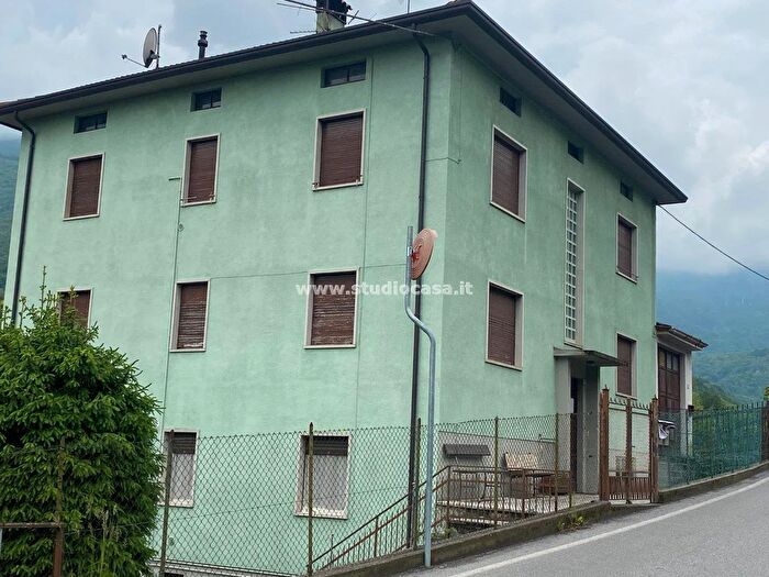 Appartamento con 5 locali in vendita in Via alle Fonti, SantOmobono Terme