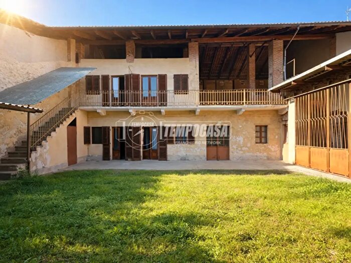 Casa con 5 locali in vendita in Via Principe Tommaso, Foglizzo