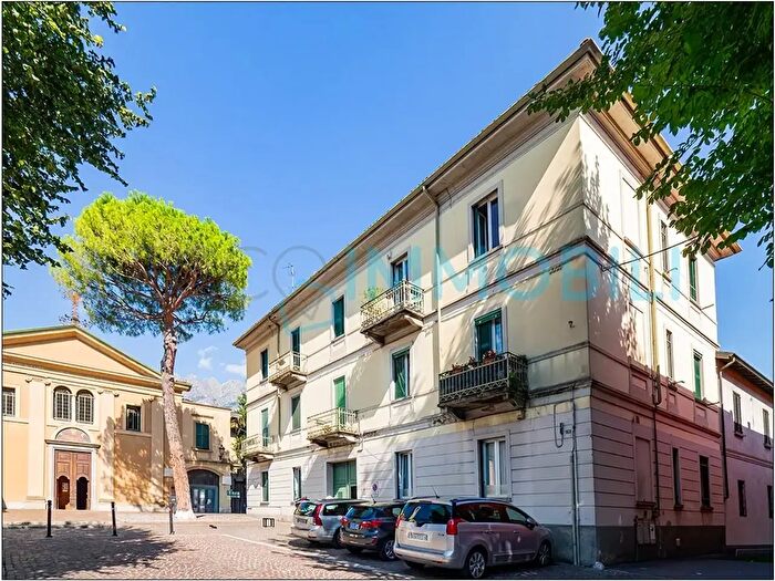Appartamento bilocale in vendita in Piazza Padre Cristoforo, Lecco