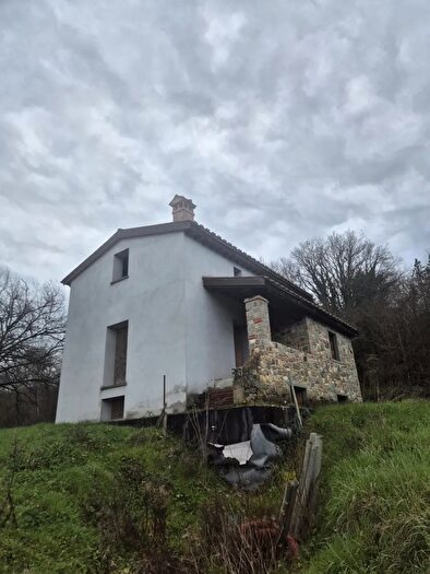 Casa con 6 locali in vendita in Montevarchi