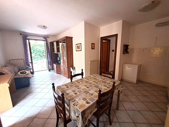 Appartamento trilocale in affitto in Massa