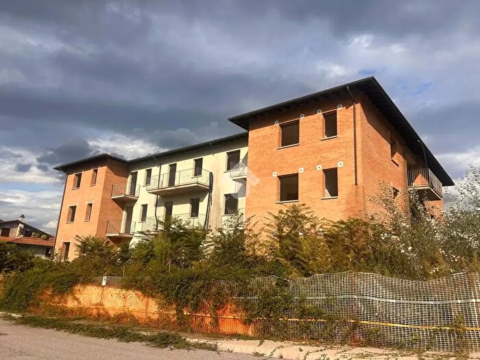 Appartamento bilocale in vendita in Via Albertini, Deruta