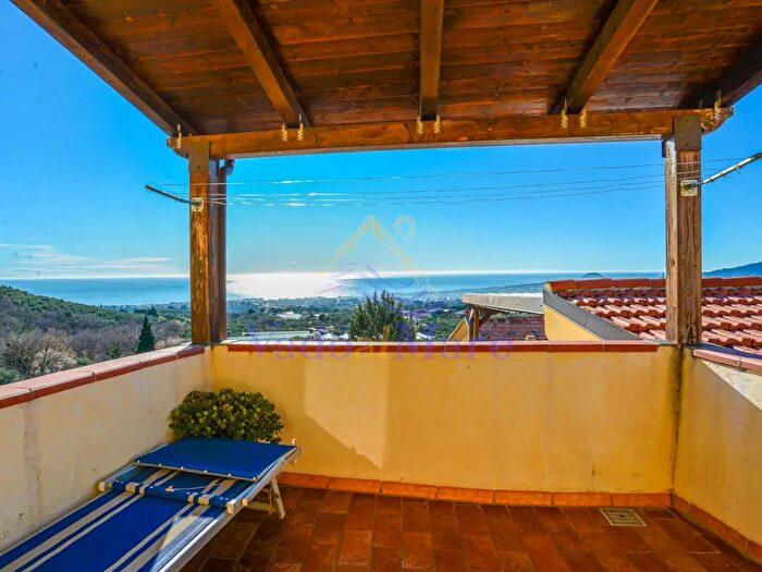 Appartamento trilocale in vendita in Piazza San Giovanni Battista, Ceriale