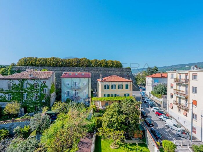 Appartamento bilocale in affitto in Scala Giovanni Gioacchino Winckelmann, Città Vecchia, Trieste