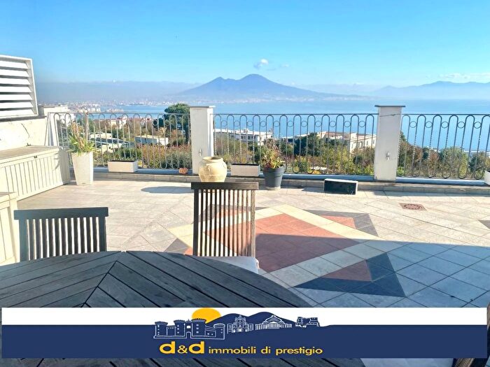 Appartamento con 8 locali in vendita in Via Alessandro Manzoni Napoli, Napoli