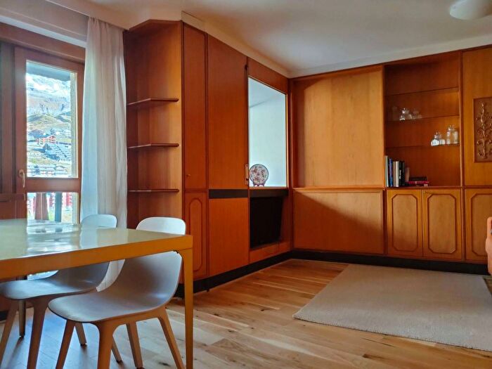 Appartamento trilocale in affitto in Via Bardoney, Breuilcervinia, Valtournenche