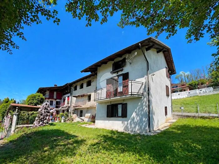 Casa quadrilocale in vendita in Bivio Tetti, Coassolo Torinese