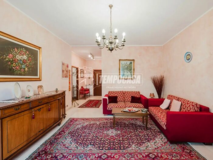Appartamento trilocale in vendita in Via Melchiorre Gioia, Milano