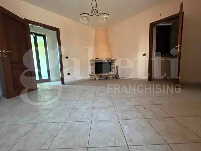 Casa con 10 locali in vendita in Via Fontana, Giano Vetusto