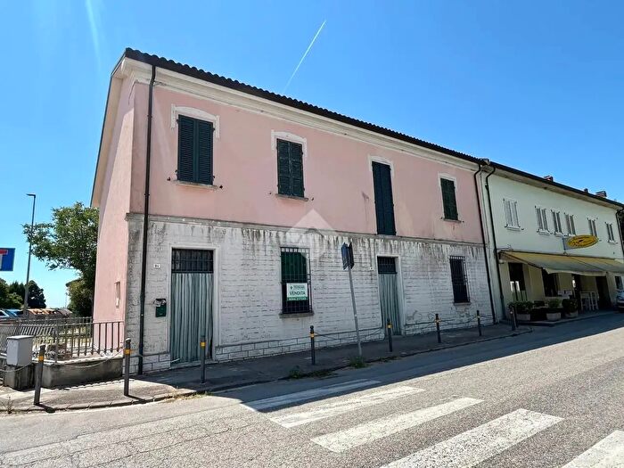 Casa con 10 locali in vendita in Via Petrosa, Ravenna