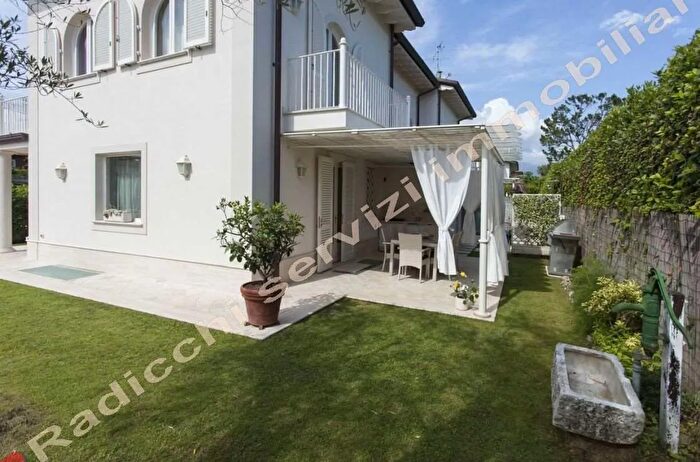 Casa trilocale in affitto in Via Ammiraglio Morin a, Forte Dei Marmi