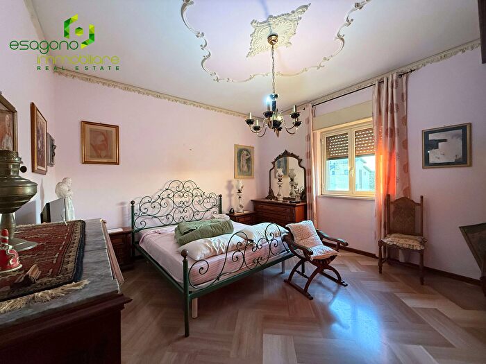 Appartamento con 5 locali in vendita in Siracusa