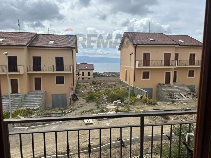 Casa con 5 locali in vendita in Contrada Petrazza, Messina
