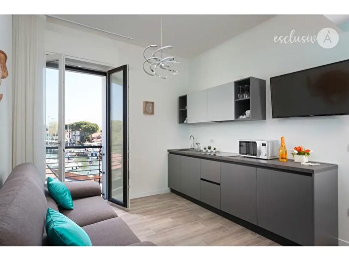 Appartamento trilocale in vendita in Via Alfredo Oriani, Cervia