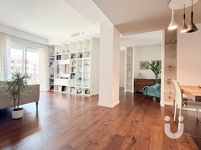 Appartamento quadrilocale in vendita in Via Accademia Tiberina, Roma