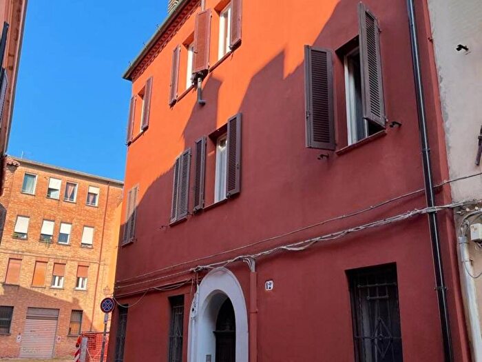 Appartamento quadrilocale in affitto in Via del Carbone, Centro Storico, Ferrara