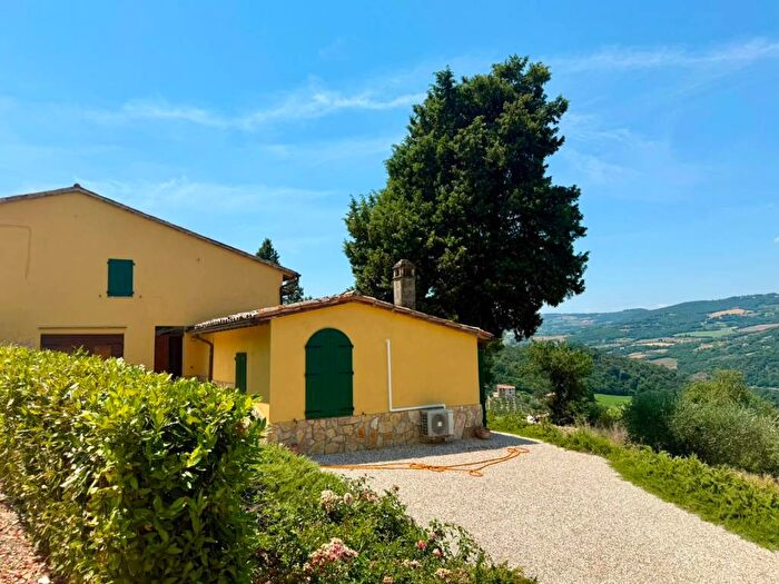 Casa quadrilocale in affitto in Strada Regionale Orvietana, Centro, Todi