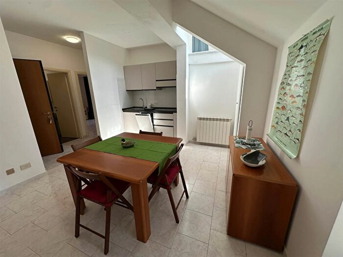 Appartamento trilocale in affitto in Bergeggi Savona Sv, Bergeggi