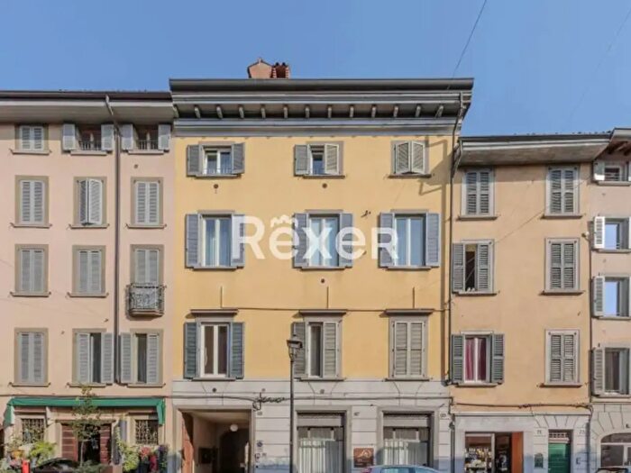 Appartamento trilocale in vendita in Via Gianbattista Moroni, Bergamo