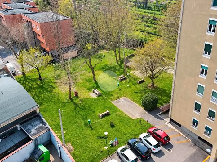 Appartamento trilocale in vendita in Via Paolo Cuzzetti, Brescia