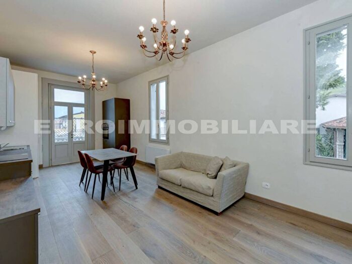 Appartamento trilocale in affitto in Via Giovanni Battista Scalabrini, Rezzato