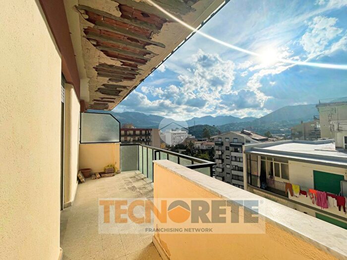 Appartamento con 5 locali in vendita in Via Aldo Moro, Monreale