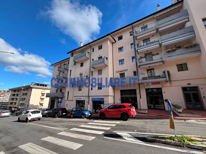 Appartamento quadrilocale in affitto in Via Maratea, Centro, Potenza