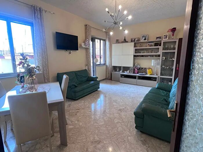 Appartamento con 5 locali in vendita in Via Antonio Spinosa, Salerno
