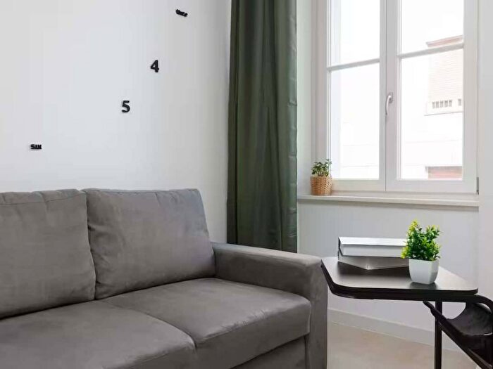 Appartamento trilocale in affitto in Via degli Artisti, Città Vecchia, Trieste