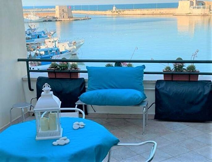Appartamento trilocale in affitto in Via Ognissanti, Trani