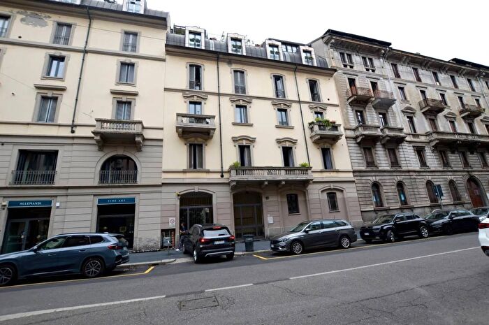 Appartamento trilocale in affitto in Via Carlo Pisacane Milano, Milano