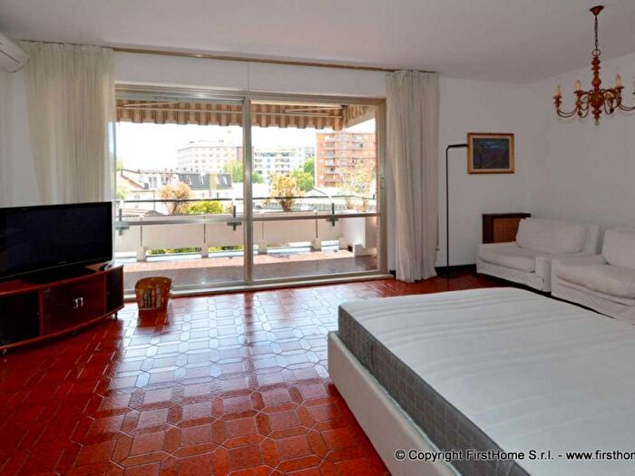 Appartamento quadrilocale in affitto in via COLLETTA, Porta Romana Medaglie d'Oro, Milano