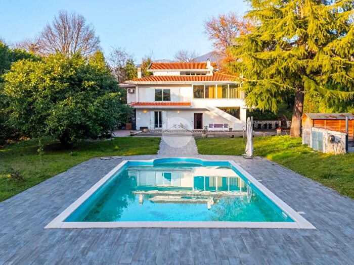 Casa con 7 locali in vendita in Via Roccagorga, Sezze