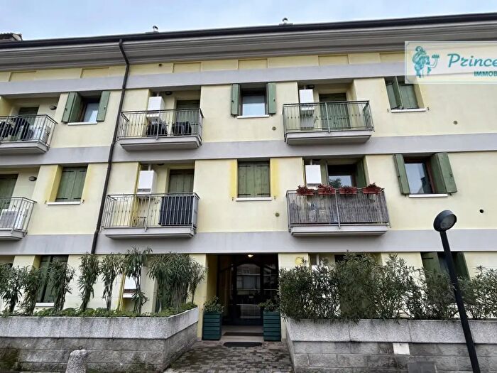 Appartamento quadrilocale in vendita in Via Daniele Manin, Schio