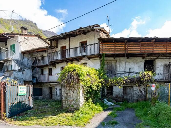 Casa con 6 locali in vendita in Località Pidone, Bobbio Pellice