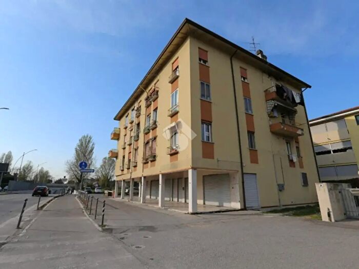 Appartamento trilocale in vendita in Via Castellana, Venezia