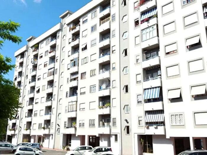 Appartamento trilocale in vendita in Via Filippo De Grenet, Roma