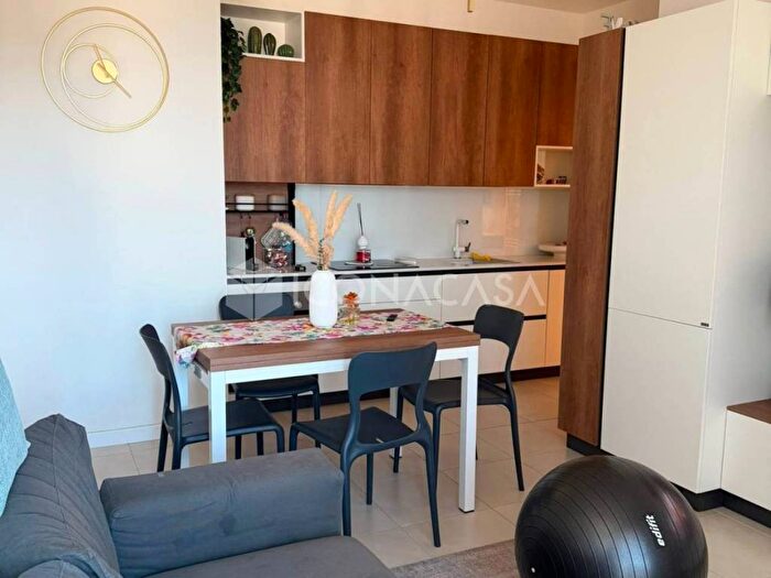 Appartamento trilocale in affitto in Via Guglielmo Pecori Giraldi, Bologna Sulmona, Milano