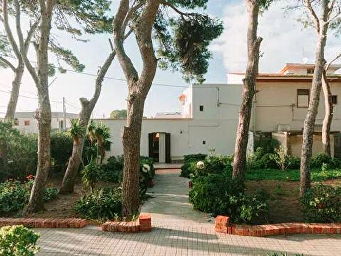 Casa quadrilocale in affitto in Via Anchise, Pizzolungo, Erice