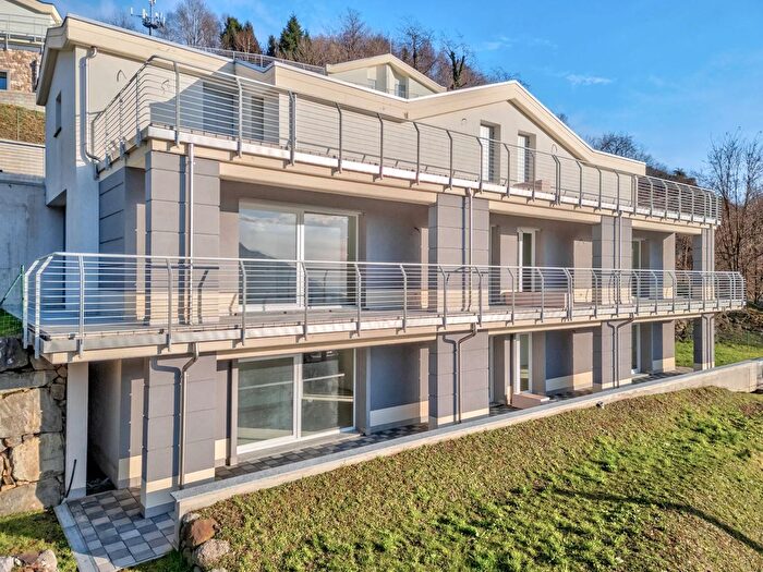 Casa con 5 locali in vendita in Via ai Poggi, Lecco