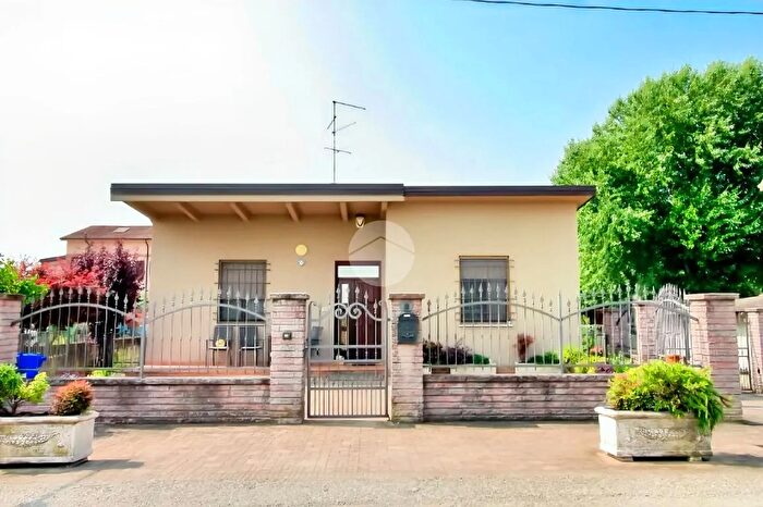 Casa trilocale in vendita in Str di ChiozzolaEnzano, Sorbolo Mezzani