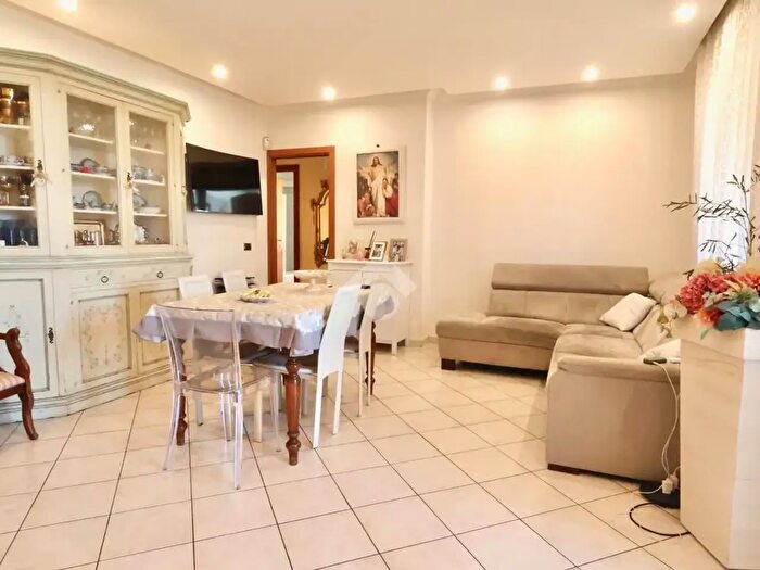 Appartamento trilocale in vendita in Via Lorenzo Ghiberti, Reggio Emilia